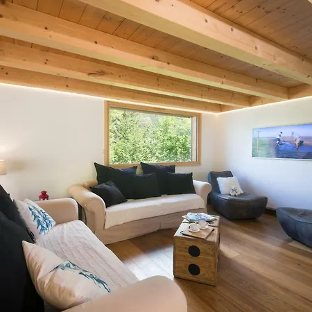 Les Bossons Chalet Sleeps 6 *