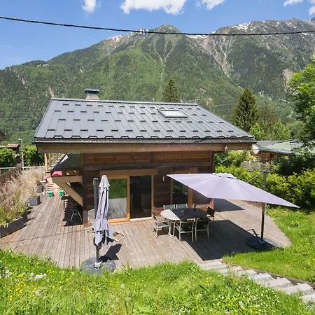 Chalet Les Bossons Chalet Sleeps 6 *