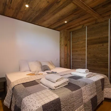 Les Bossons Chalet Sleeps 6 *