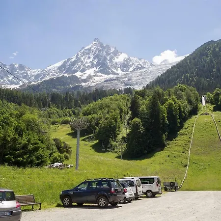 Chalet Les Bossons Chalet Sleeps 6 *