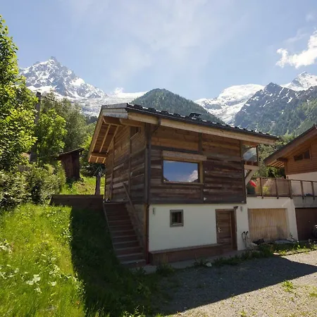 Les Bossons Chalet Sleeps 6 *