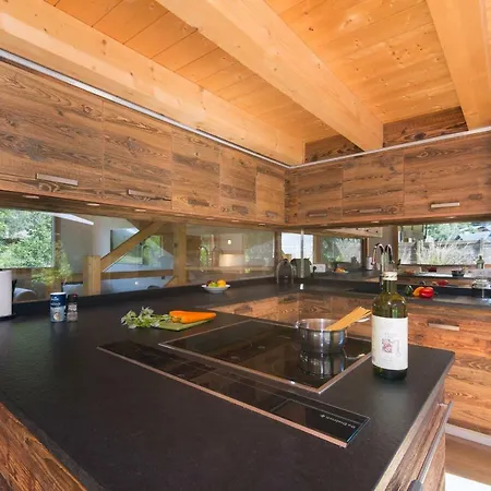 Les Bossons Chalet Sleeps 6 *